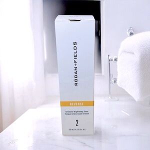 NIB RODAN + FIELDS Toner REVERSE Intensive Skin Brightening 125 ml or 4.2 fl oz